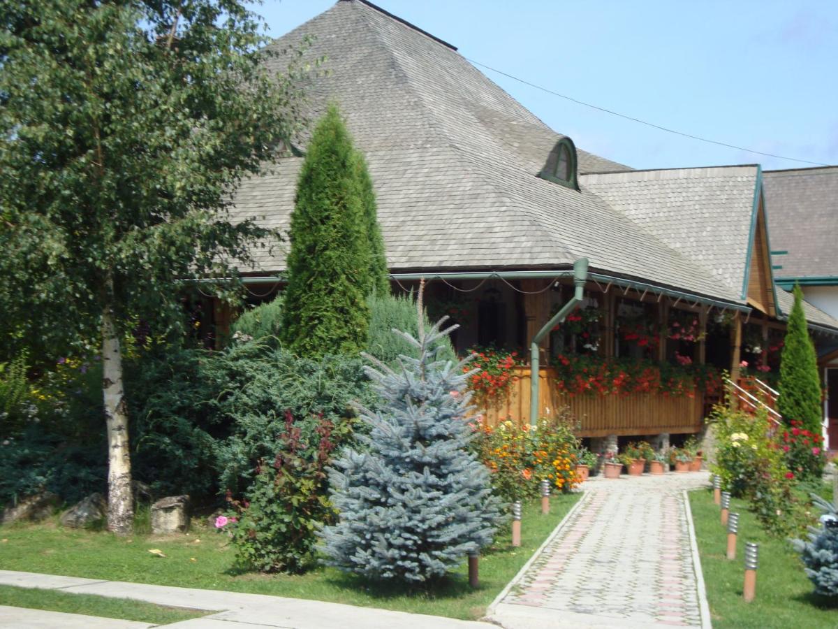 Craciun in Bucovina la Casa Elena Resort & SPA 4*, Voronet by Perfect Tour - 4 | YEO