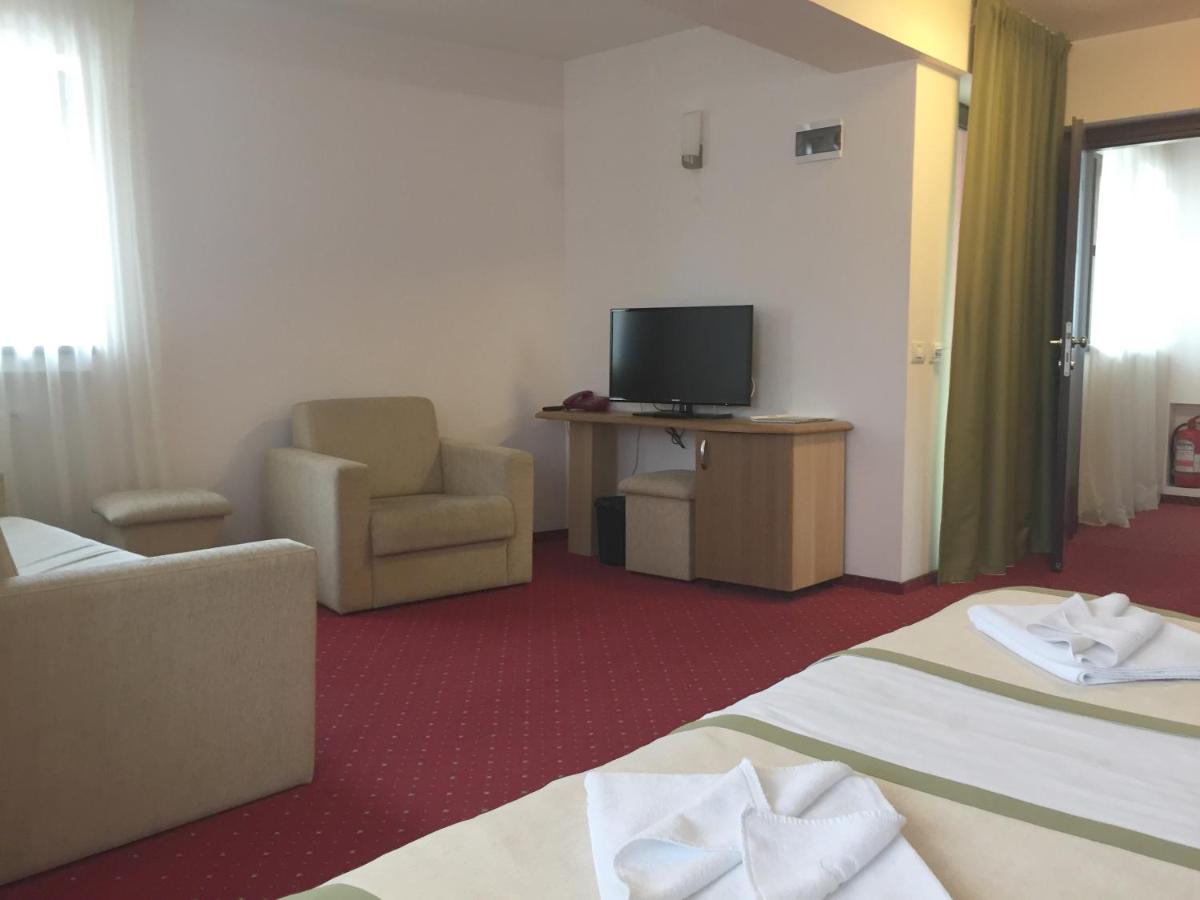 Revelion la Predeal - Hotel Carpati 3* imaginea 8