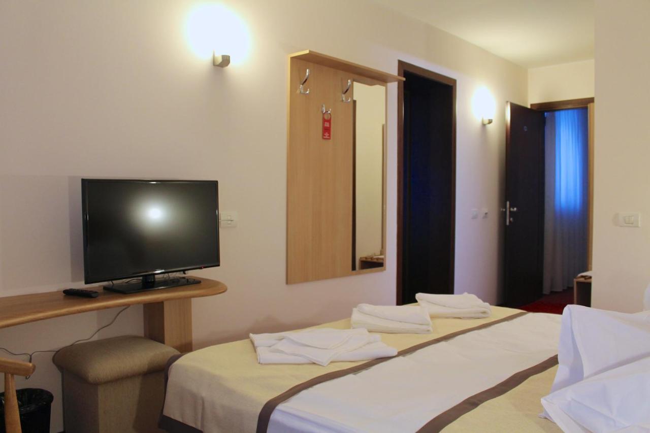 Revelion la Predeal - Hotel Carpati 3* imaginea 4
