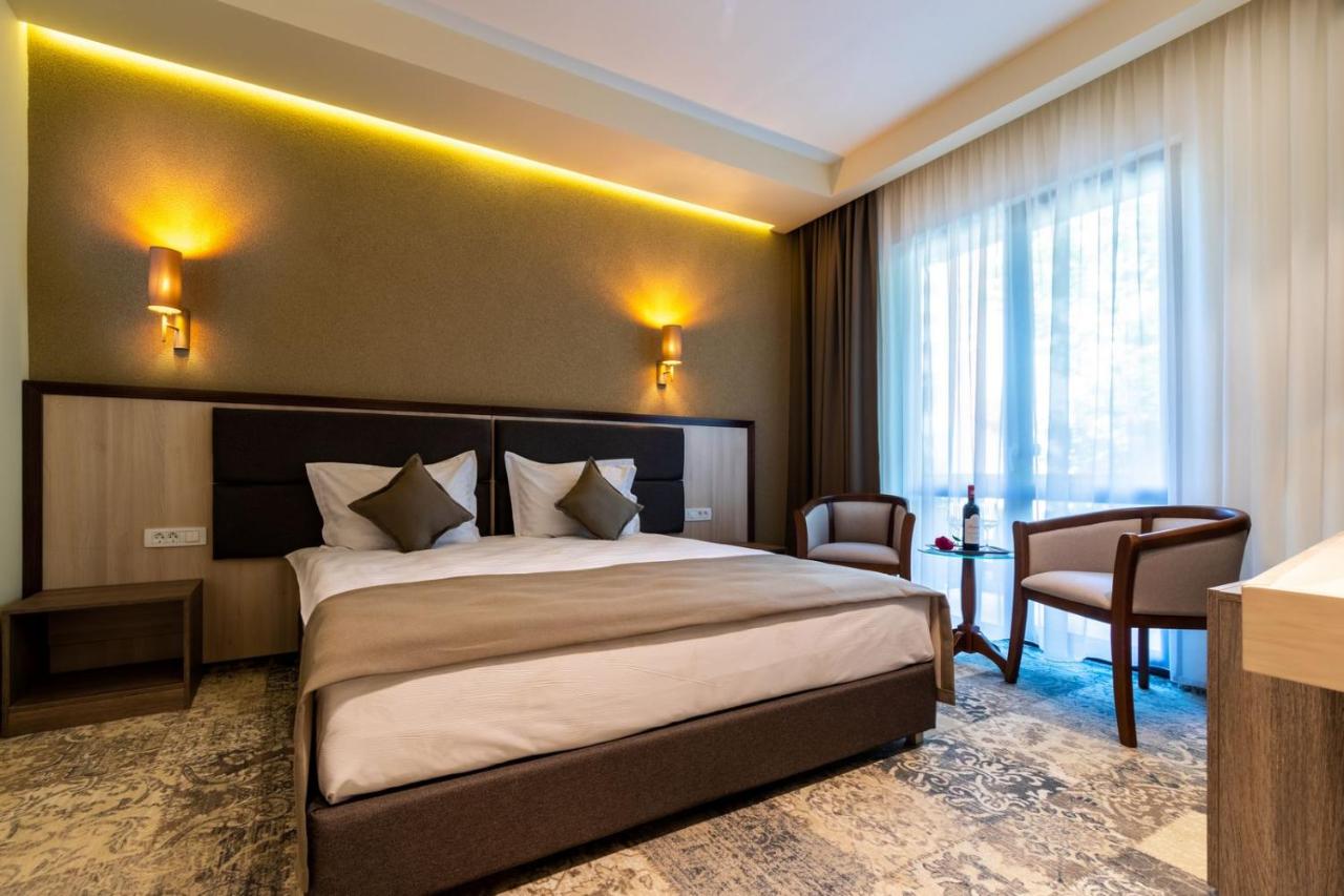 Craciun la Caciulata - Hotel Izvoare 4* by Perfect Tour - 3 | YEO