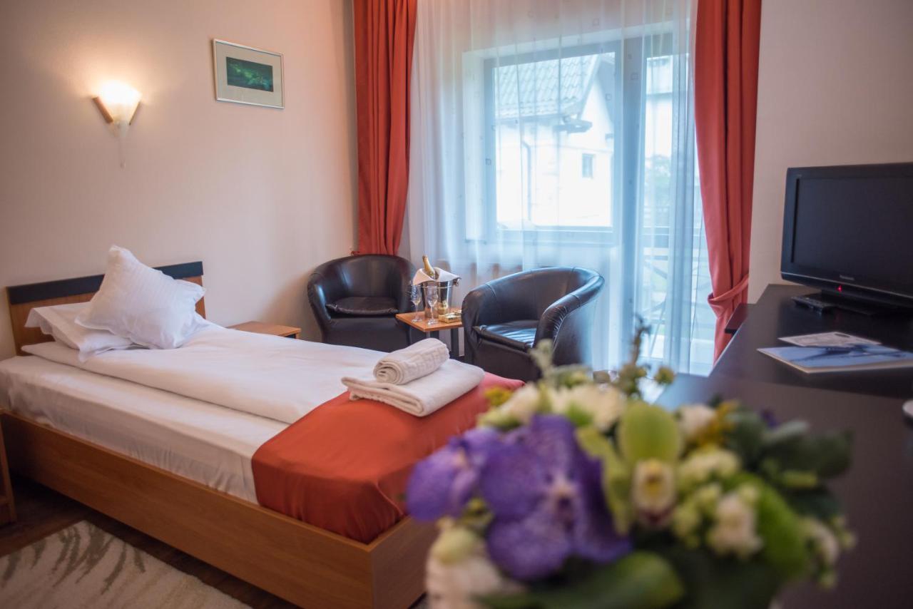 Sarbatori Pascale la Marami Hotel 3* Sinaia by Perfect Tour - 6 | YEO