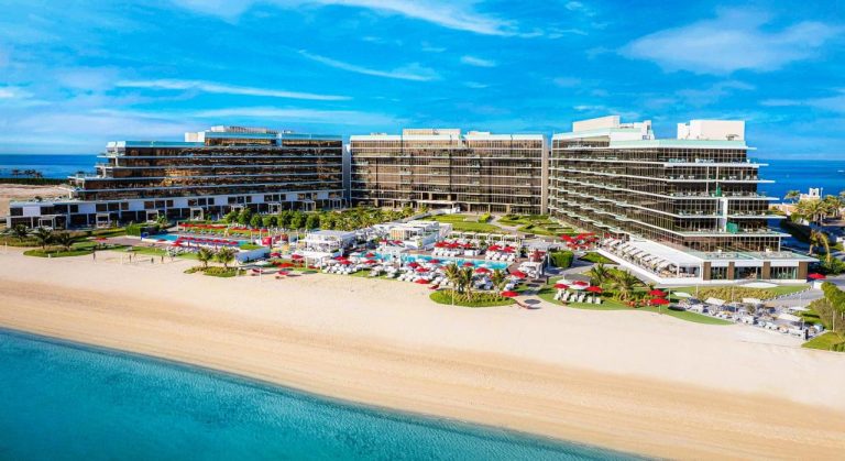 Th8 Palm Dubai Beach Resort 5*, Vignette Collection by IHG