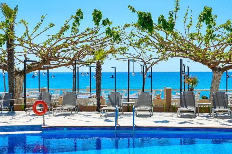 Blue View Superior Suites 3*