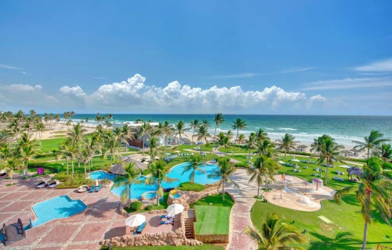 Crowne Plaza Resort Salalah by IHG 5*