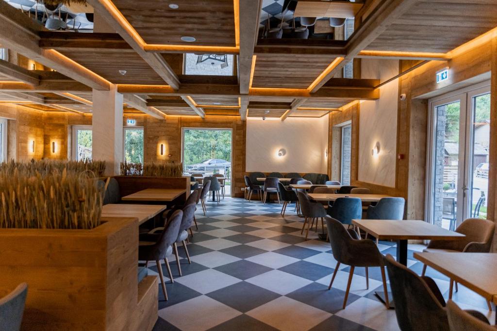 Craciun la Ina Hotel 3*, Borșa by Perfect Tour - 3 | YEO