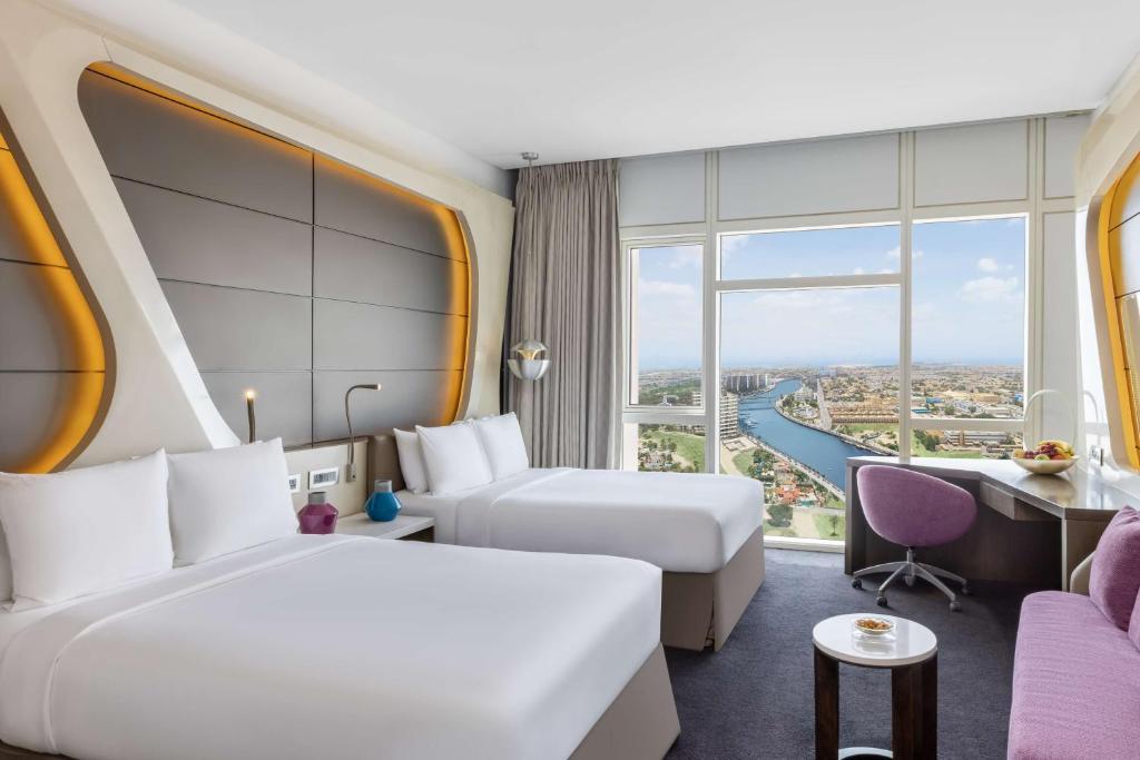 V Hotel Dubai, Curio Collection by Hilton 5* by Perfect Tour - 4 | YEO