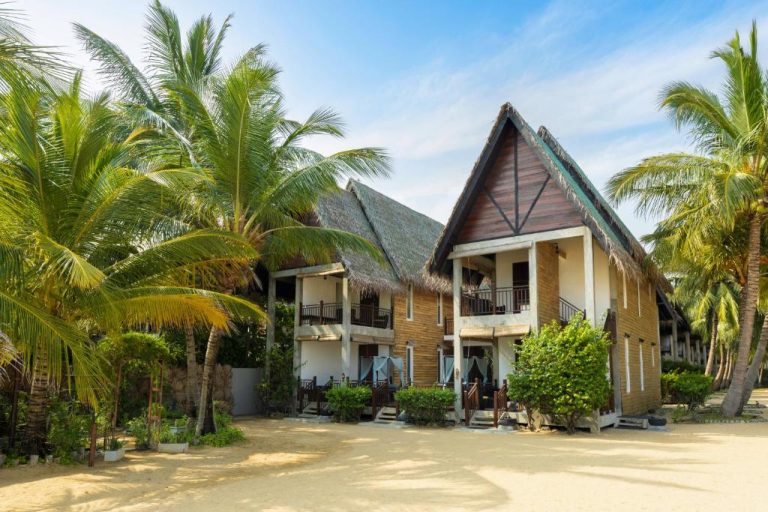 Maalu Maalu Resort & Spa - Thema Collection 5*